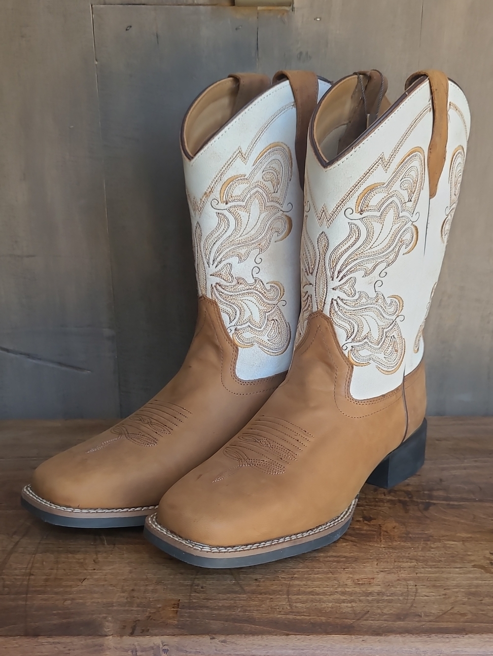 NIB Shyanne Cowboy Boots Women's sz 9.5 Solstice Flynn Square To Western Boots